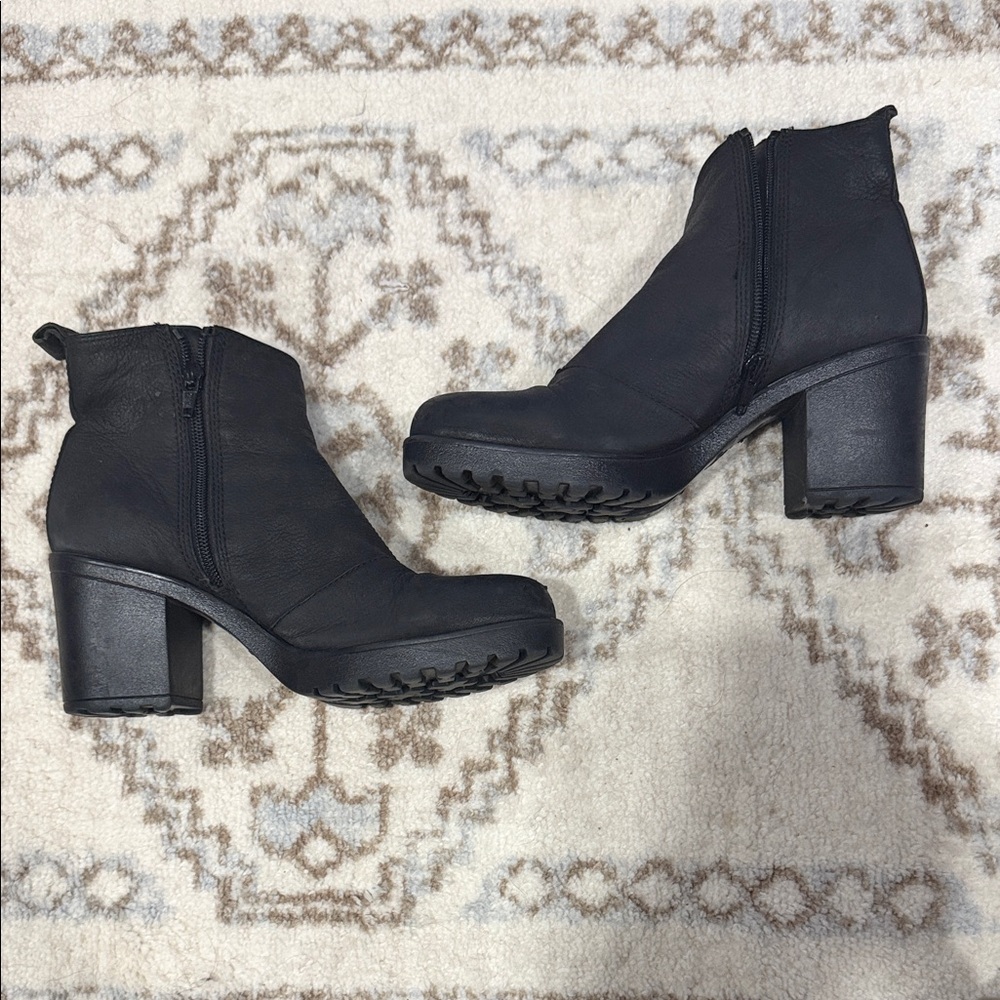 Vagabond Black Heeled Ankle Boots